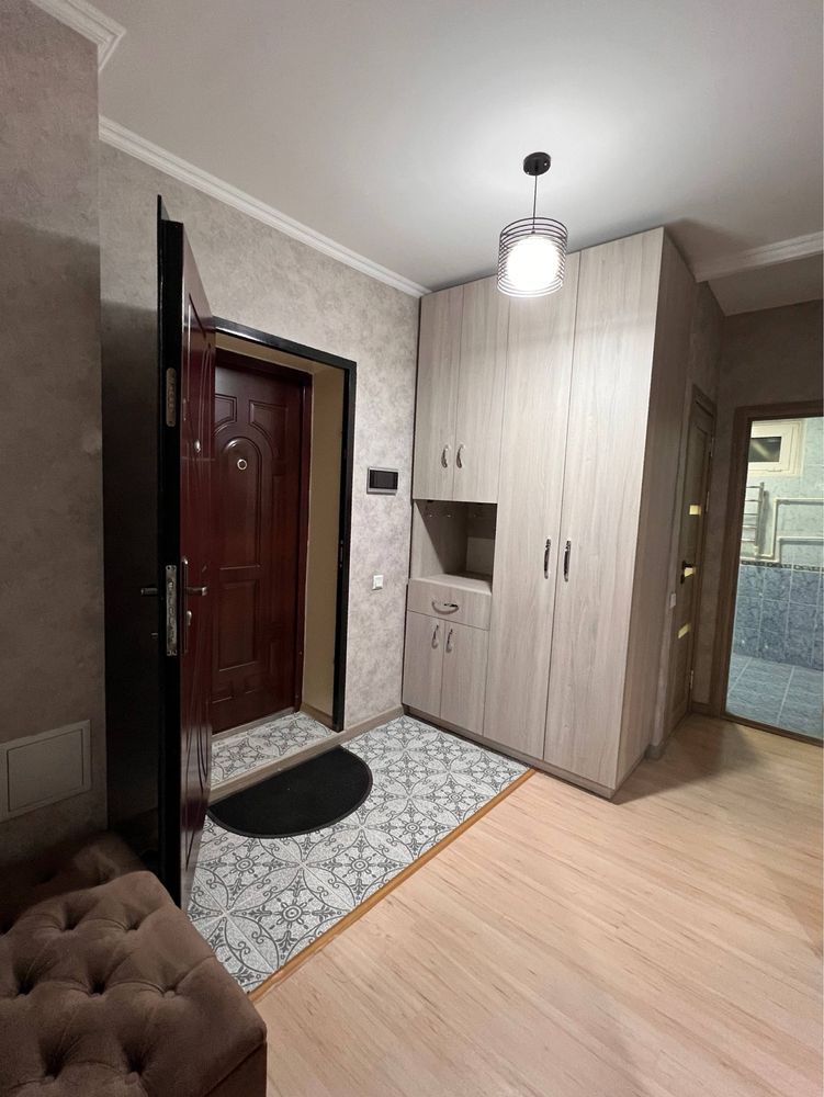 Продаётся СРОЧНО 2в3 кв. На Ц-1, Азимова, 62.2м2. Яшнабадский р-н.