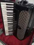 Vand acordeon impecabil ca nou