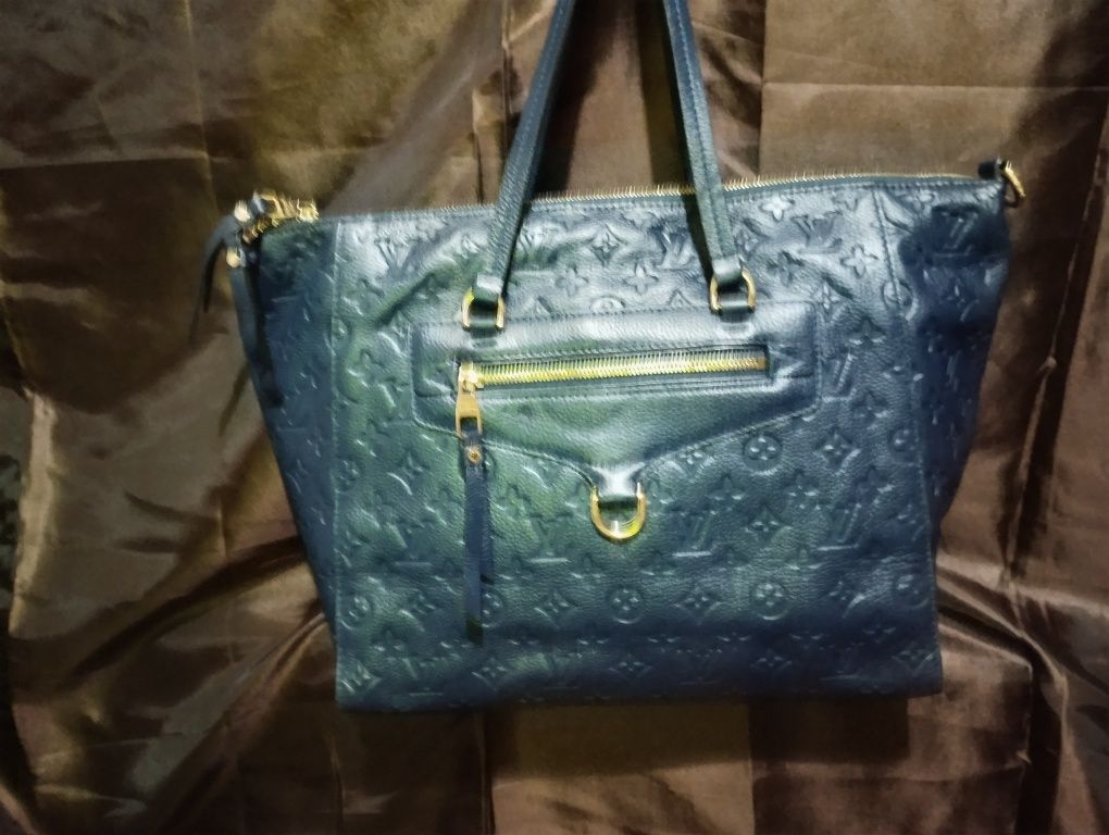 Vând geantă Louis Vuitton