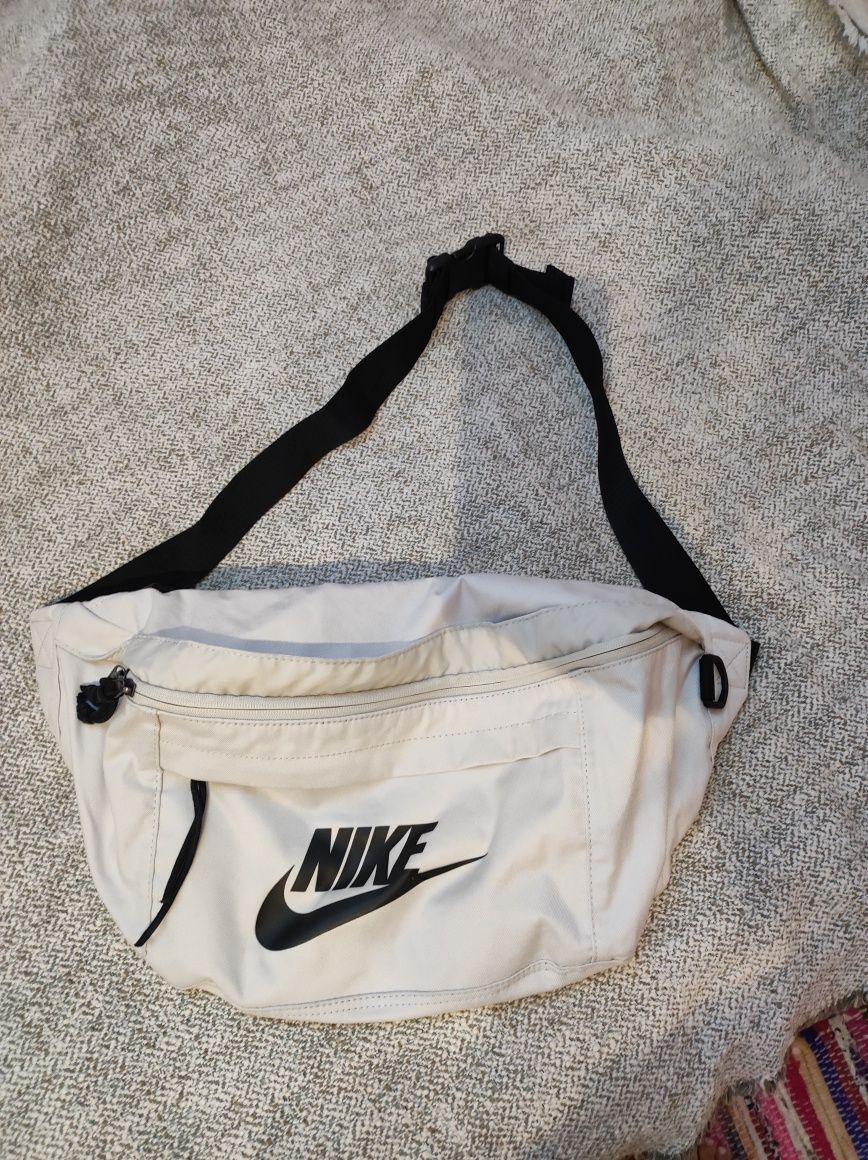 Спортни чанти на Nike