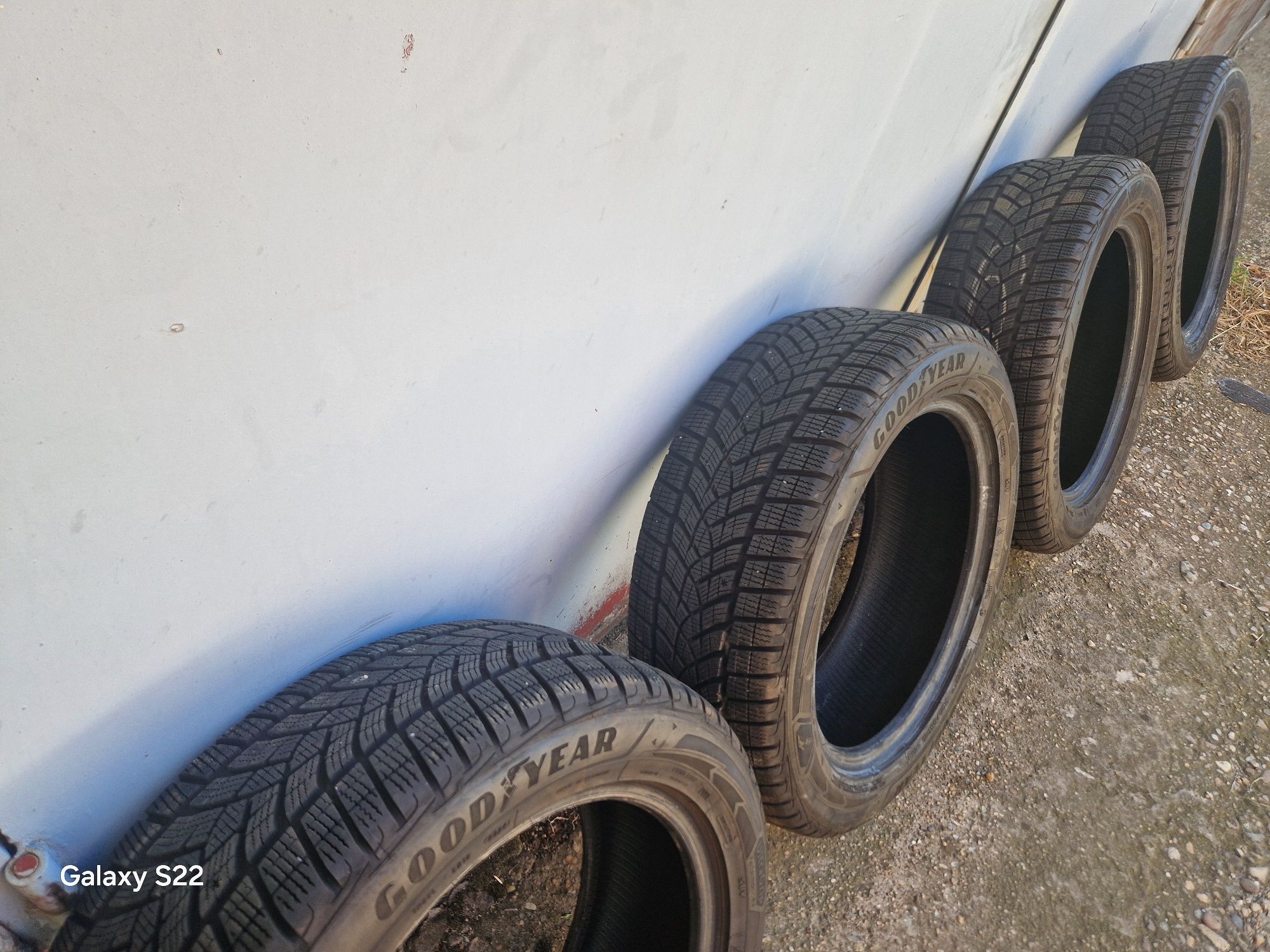 GOOD YEAR ULTRA GRIP Performance + SUV. 225/55/18, ДОТ 2324, на около