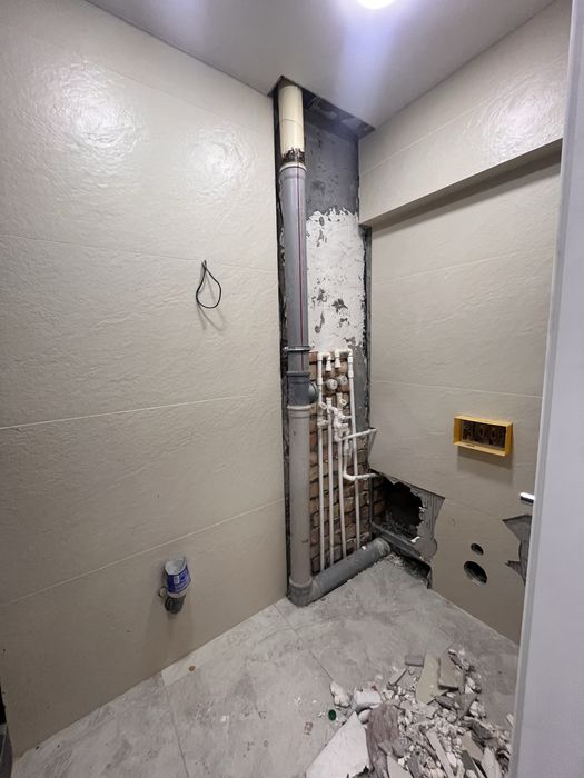 Ц-5, 2/4/4, напротив финансового института.