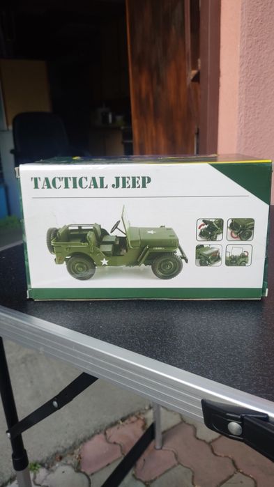 Macheta Jeep Willis model 1943 mărimea 1:18 din metal