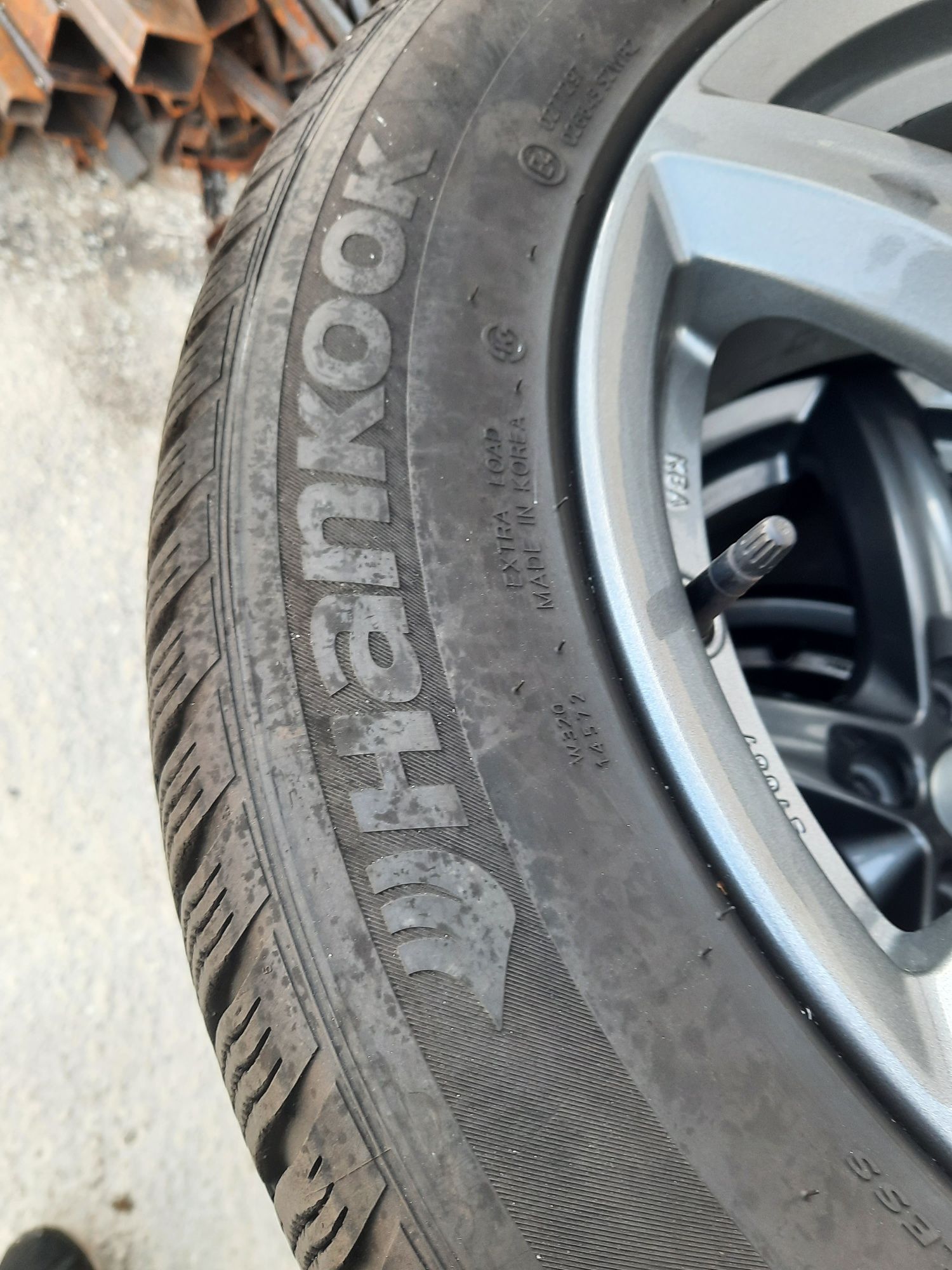 4 Броя 235/55/17 Hankook 2x6,2mm 2x5,5mm