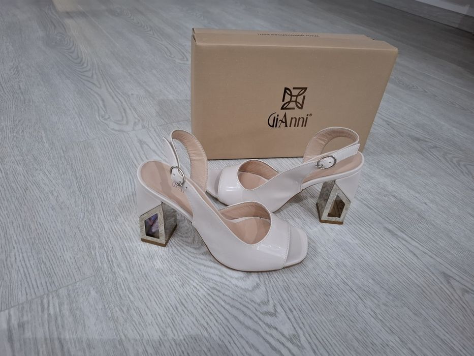 Дамски сандали GiAnni