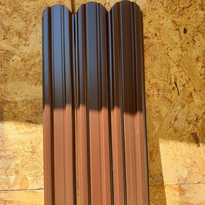 Vând șipcă pentru gard grosime 0,5 maro  sau visiniu