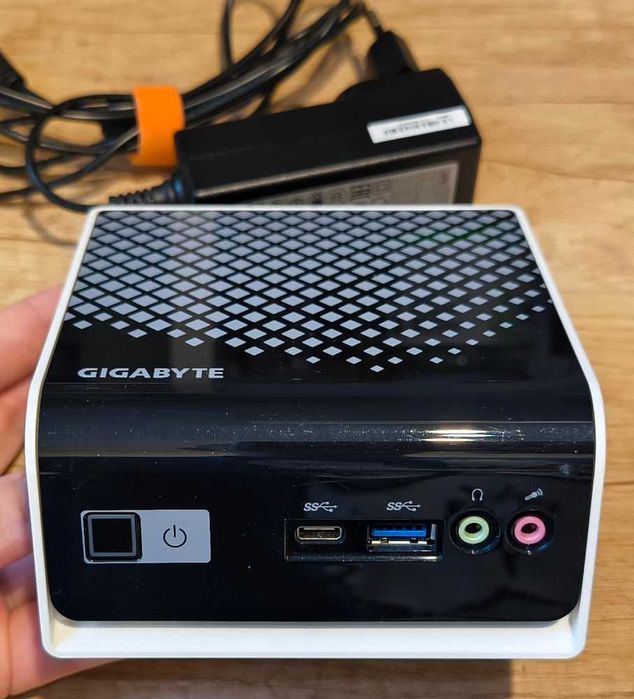 Gigabyte Brix BLCE-4105C sistem mini