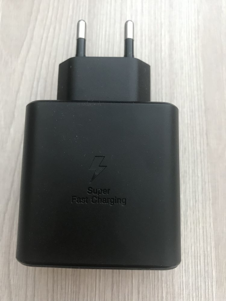 Продам беспроводную зарядку Samsung EP-N5200