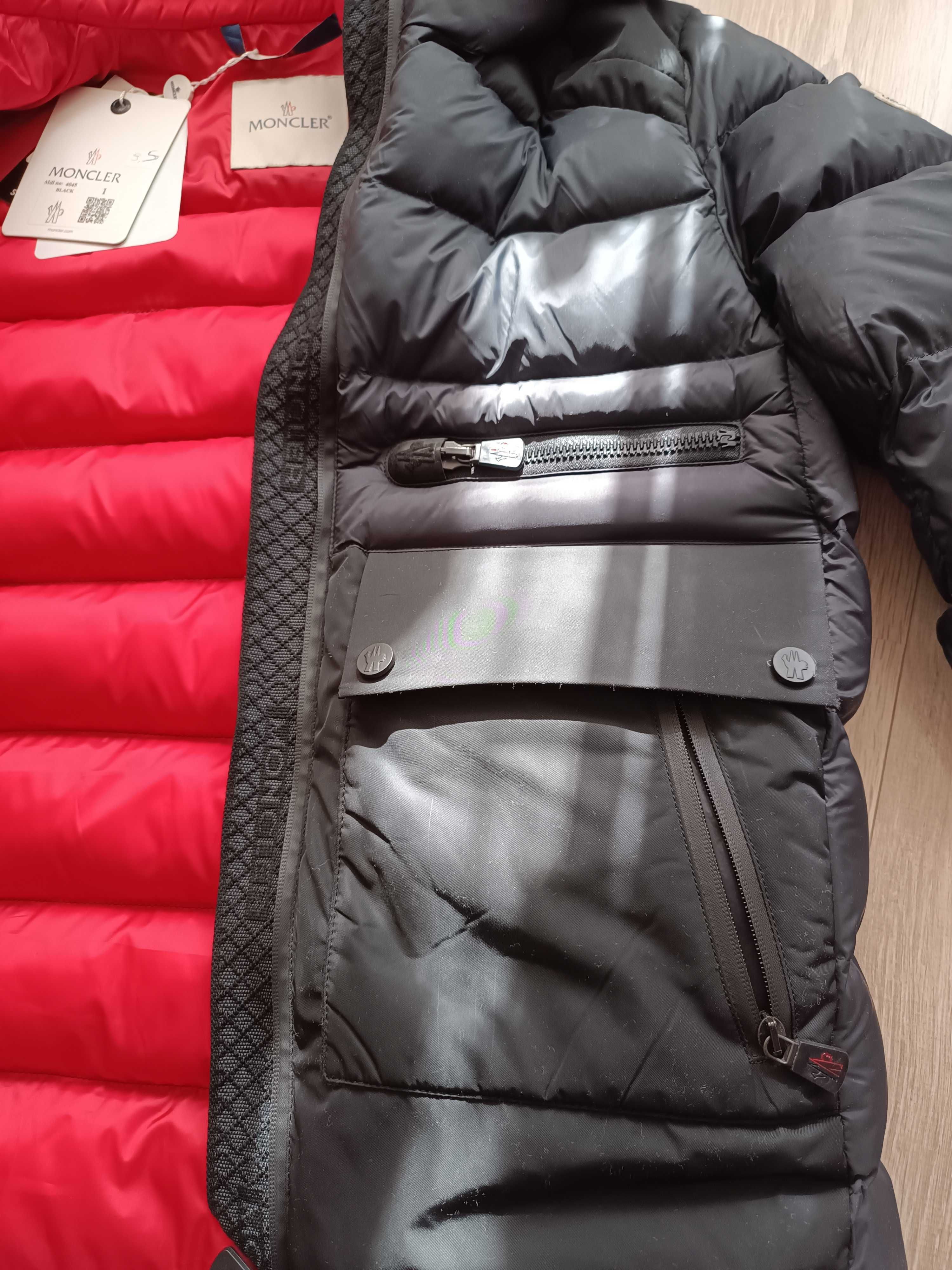 Яке зимно MONCLER с качулка