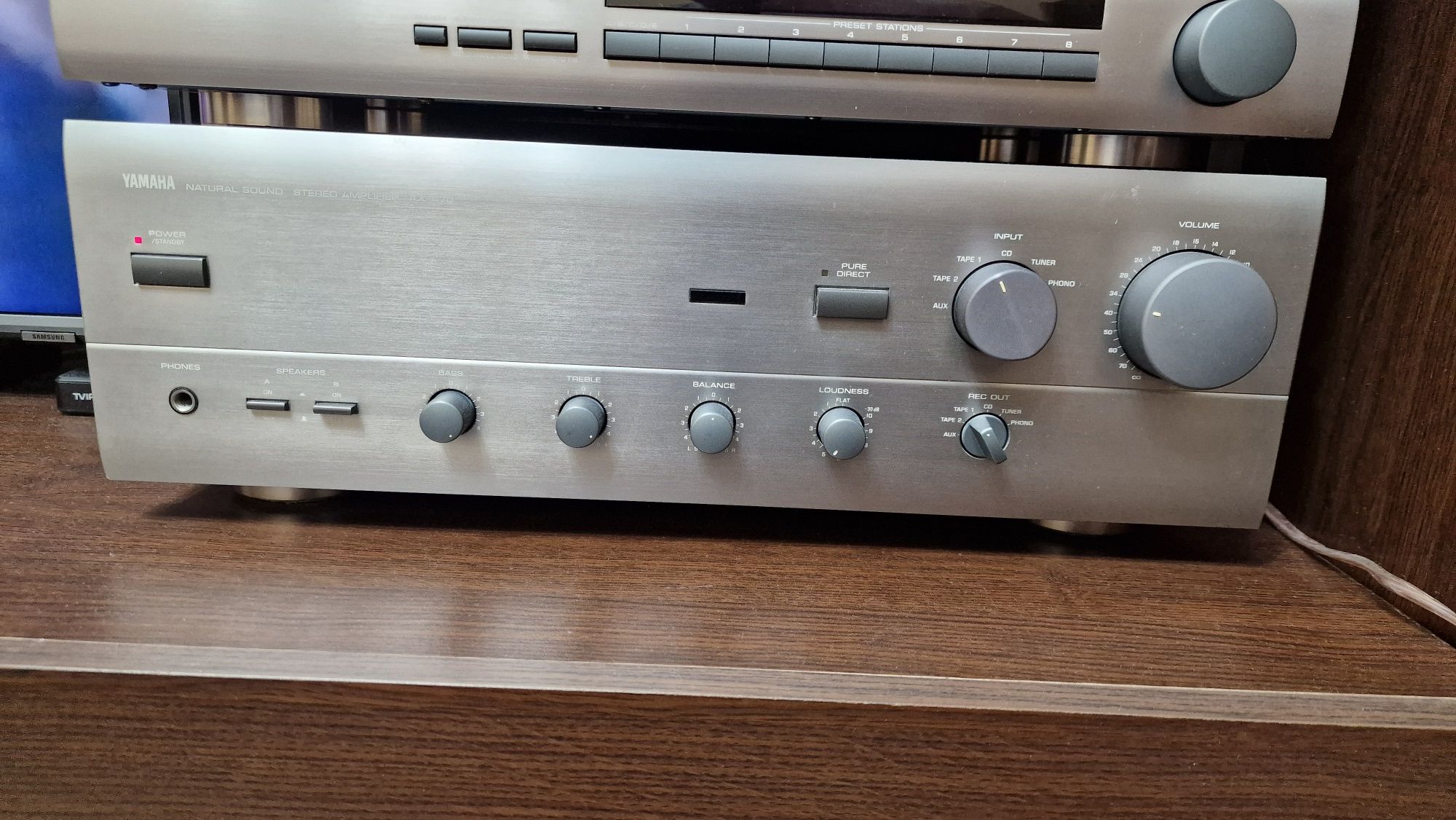 Стерео усилвател YAMAHA AX-470.