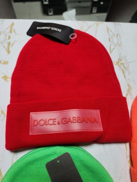 Зимни шапки намалени