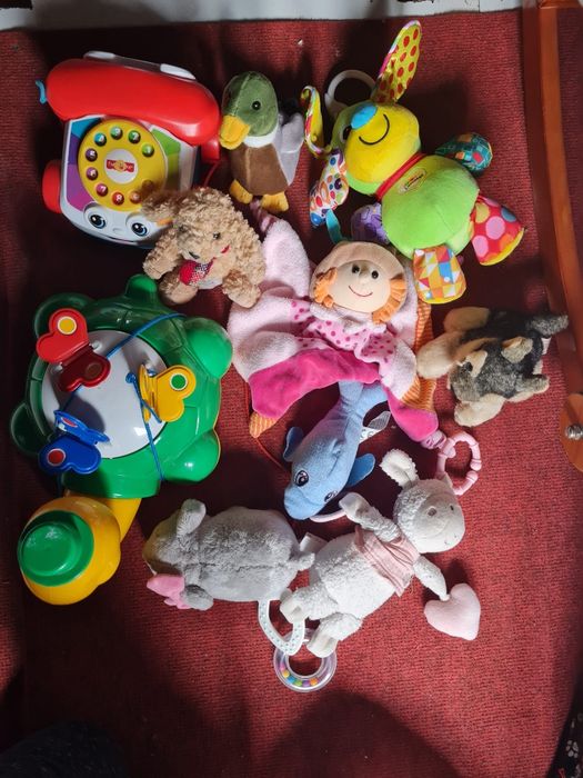 Vând jucarii, căluț, văcuța, scoică auto,cort