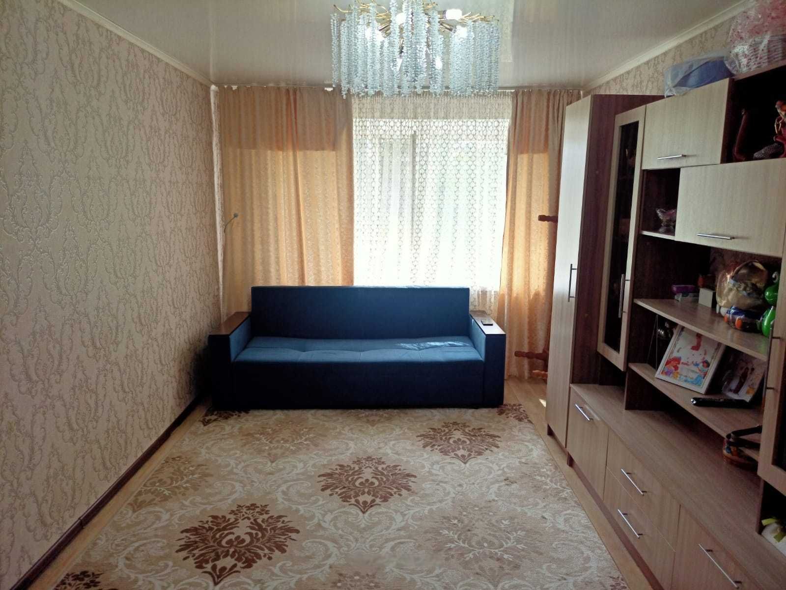 Продаётся 3-х кв. по Мира, 5мкр. кирпич 1967г. 4/5 доме, 60кв.м/6кв.м.