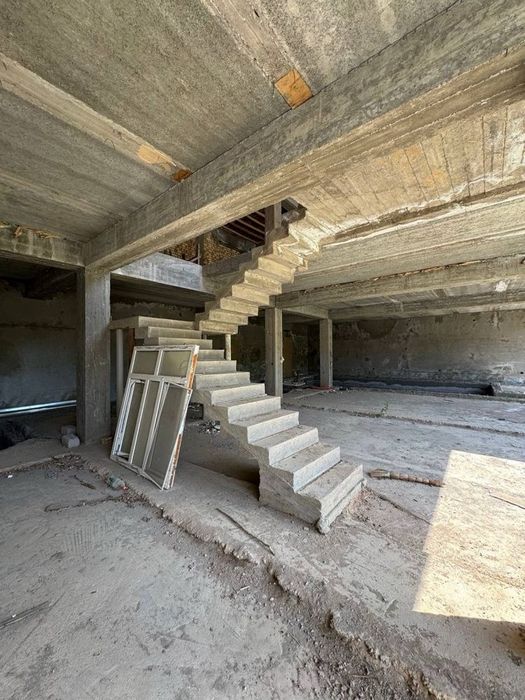 Bochka atrofida 6 sotix 60 % Karobka holatda