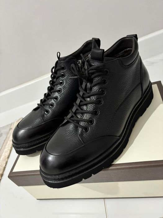 Продам зимний обувь ботинки