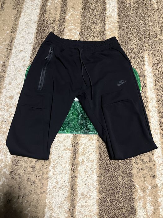 nike tech pantaloni