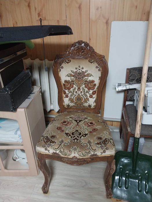 Стул 6000  тенге