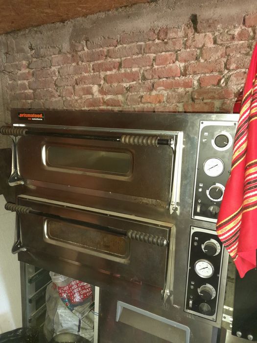 Vând cuptor pizza