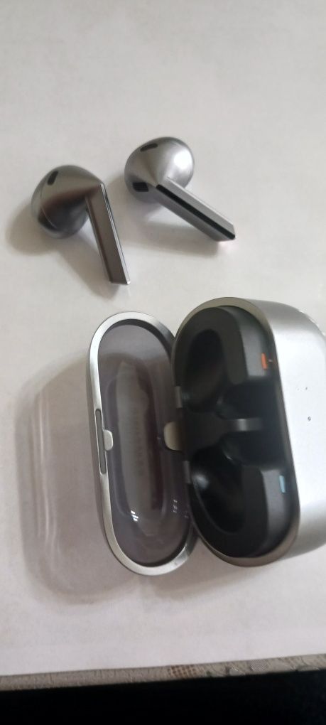 Продавам Samsung buds 3