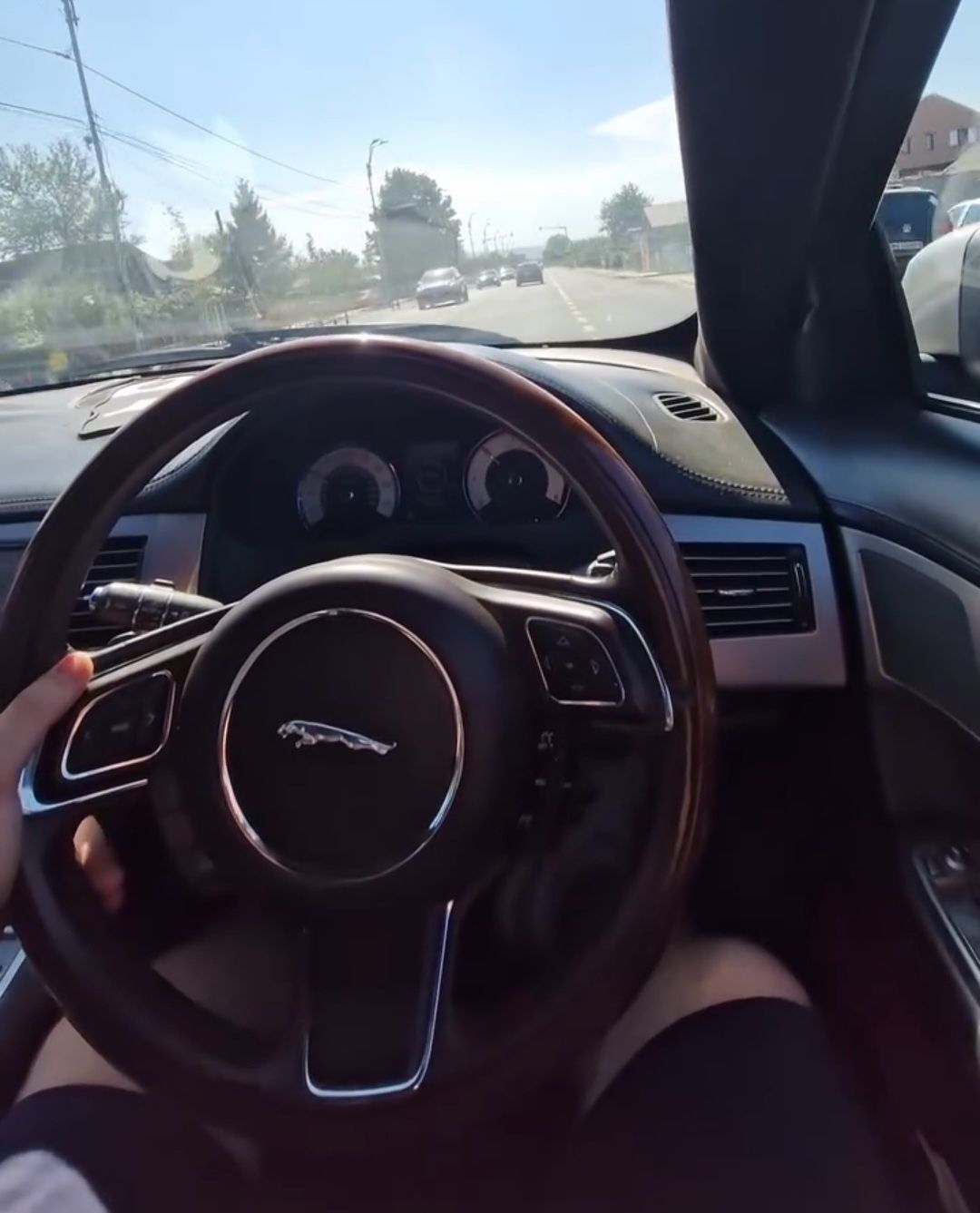 Vand  sau schimb Jaguar xf