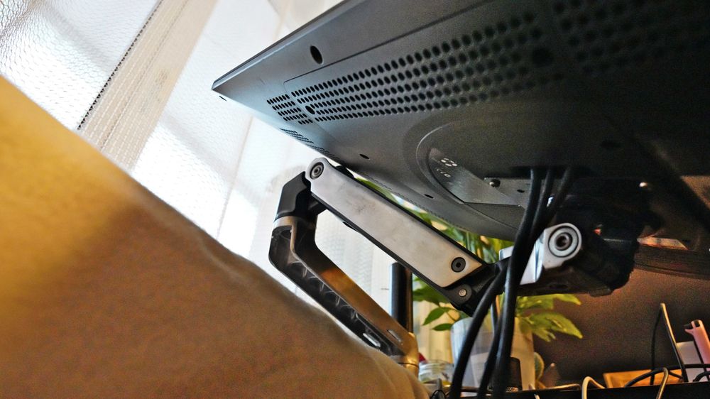 Tableta grafica Wacom Cintiq 22HD Touch + brat suport Ergotron