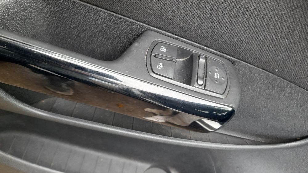 Опел корса D 2007 климатик 3700лв