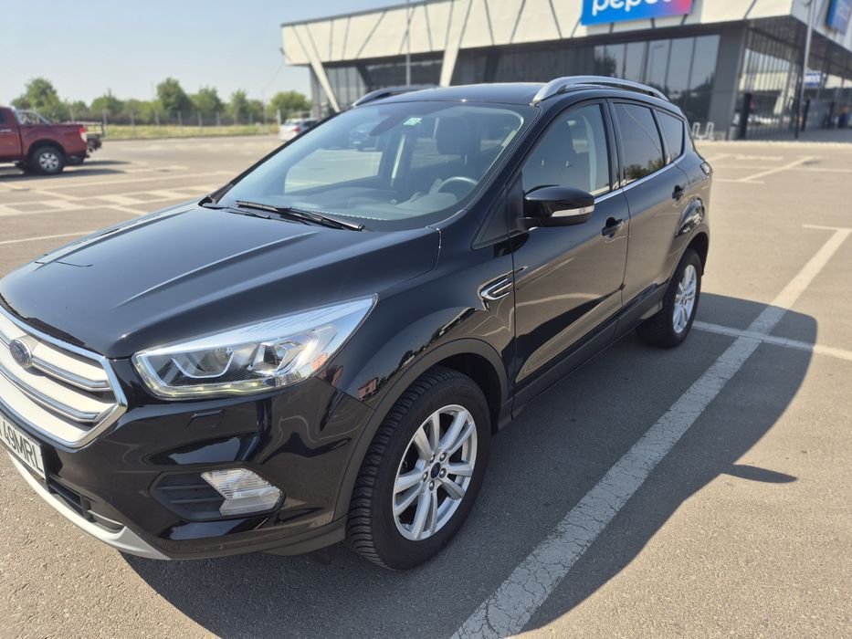 Vând Ford Kuga 1.5 ECO BOOST