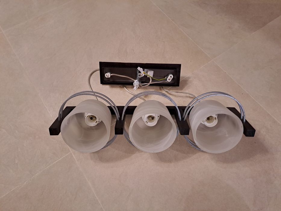 Candelabru          .