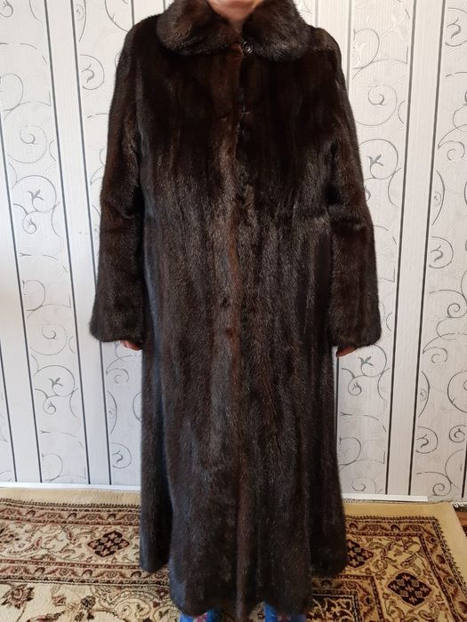 Норковая шуба короткая.