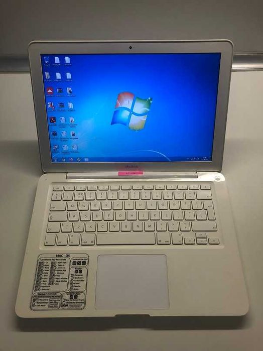 Лаптоп APPLE MacBook A1342 в много добро състояние, SSD, има Windows7