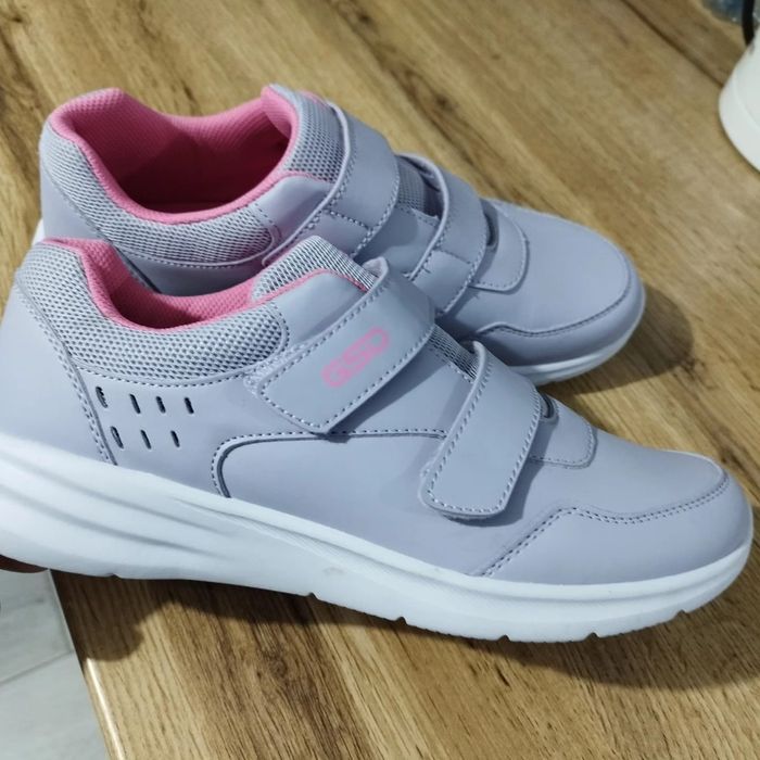 Новые фирменные кроссовки31,35,36,37р.