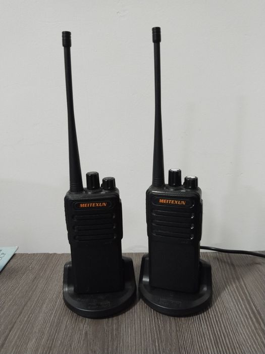 2 рации, с зарядкой