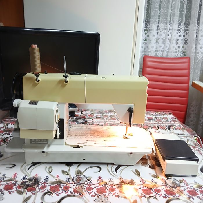 Masina de cusut PFAFFcu graifar industrial rotativ si multiple operati