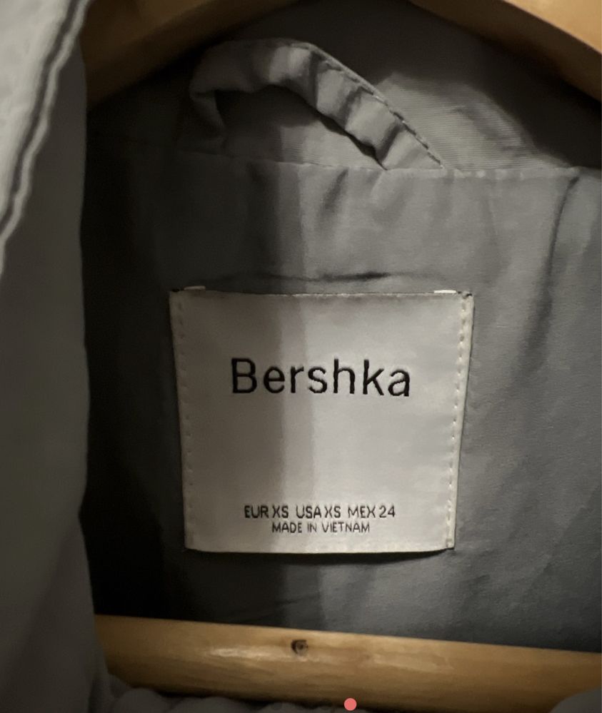 bershka пролетно яке