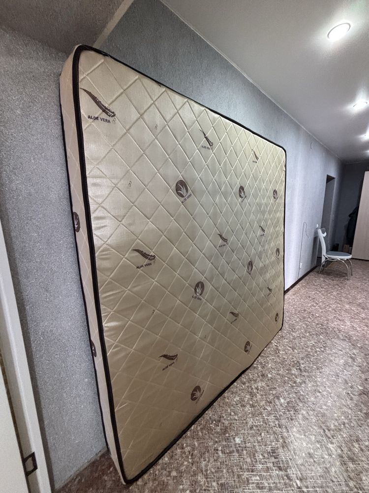 Продается матрас 200х200