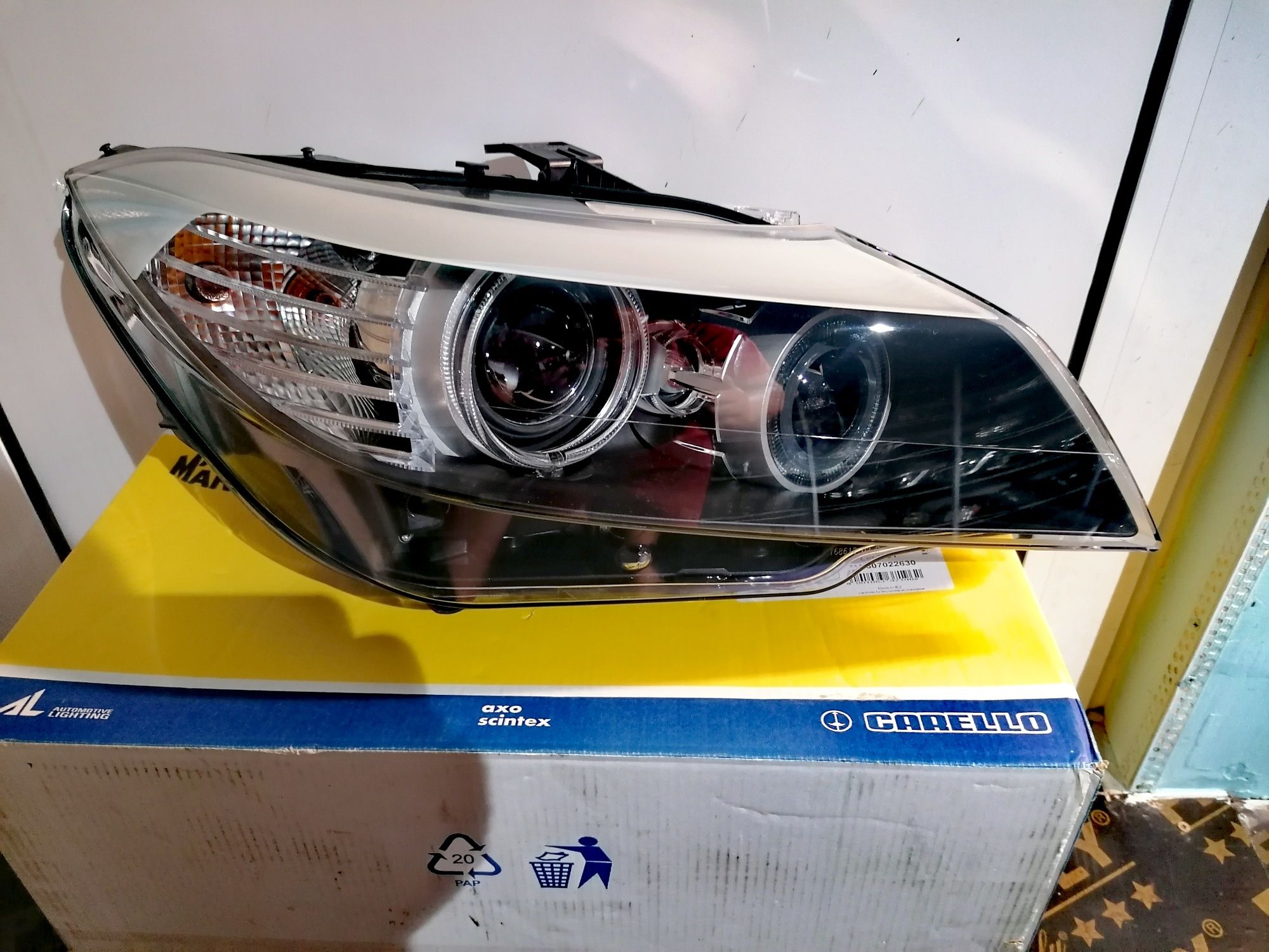 Фар Фарове за BMW Z4 E89 / БМВ З4 Е89 Bi-Xenon - Нов.