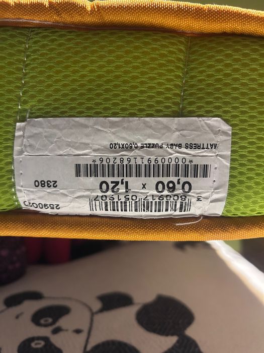 Продавам детско легло с матрак и подарък обиколници