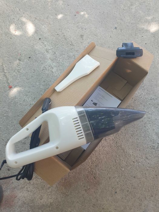 Aspirator auto cu priza auto