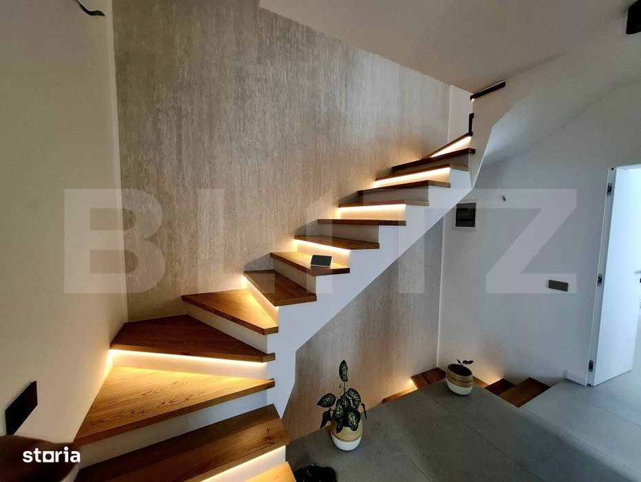 Duplex cu 4 camere, 178 mp utili, cu garaj, panorama superba, zona Vor