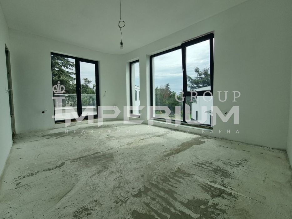 Продава се Тристаен апартамент в Варна, м-т Траката - 126 кв.м за 1747 €/кв.м - Снимка #9