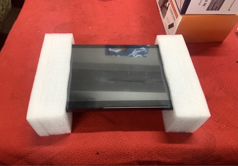 Планшет для авто Андройд (новый)