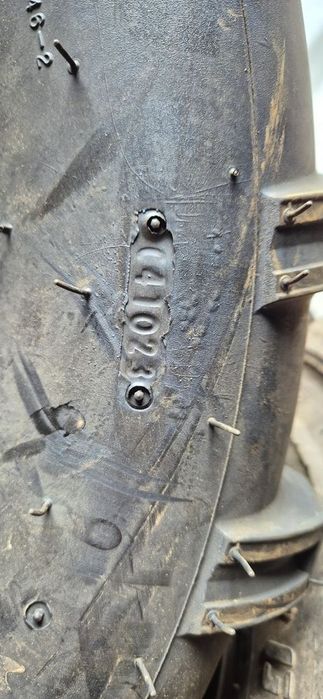 255 70 12 - 26 x 10.00 12