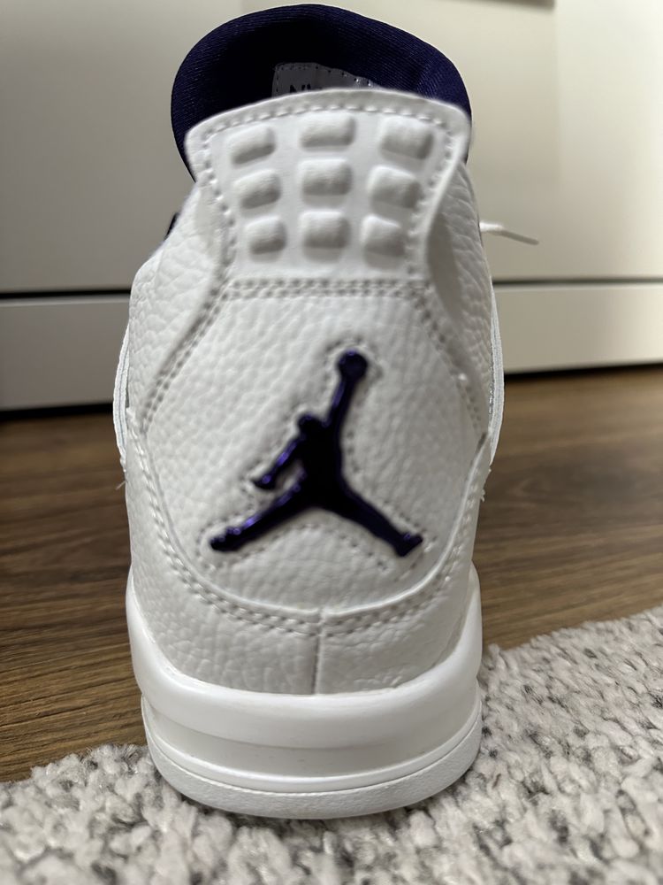 Jordan 4 mettalic purple