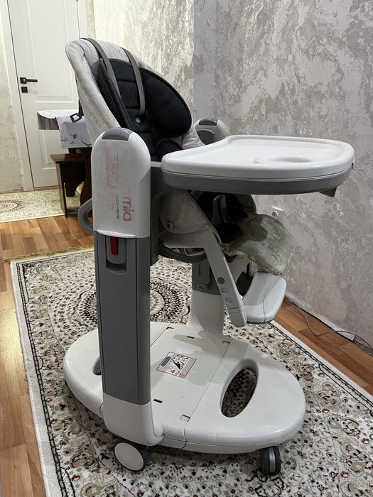 Детский стульчик для кормления