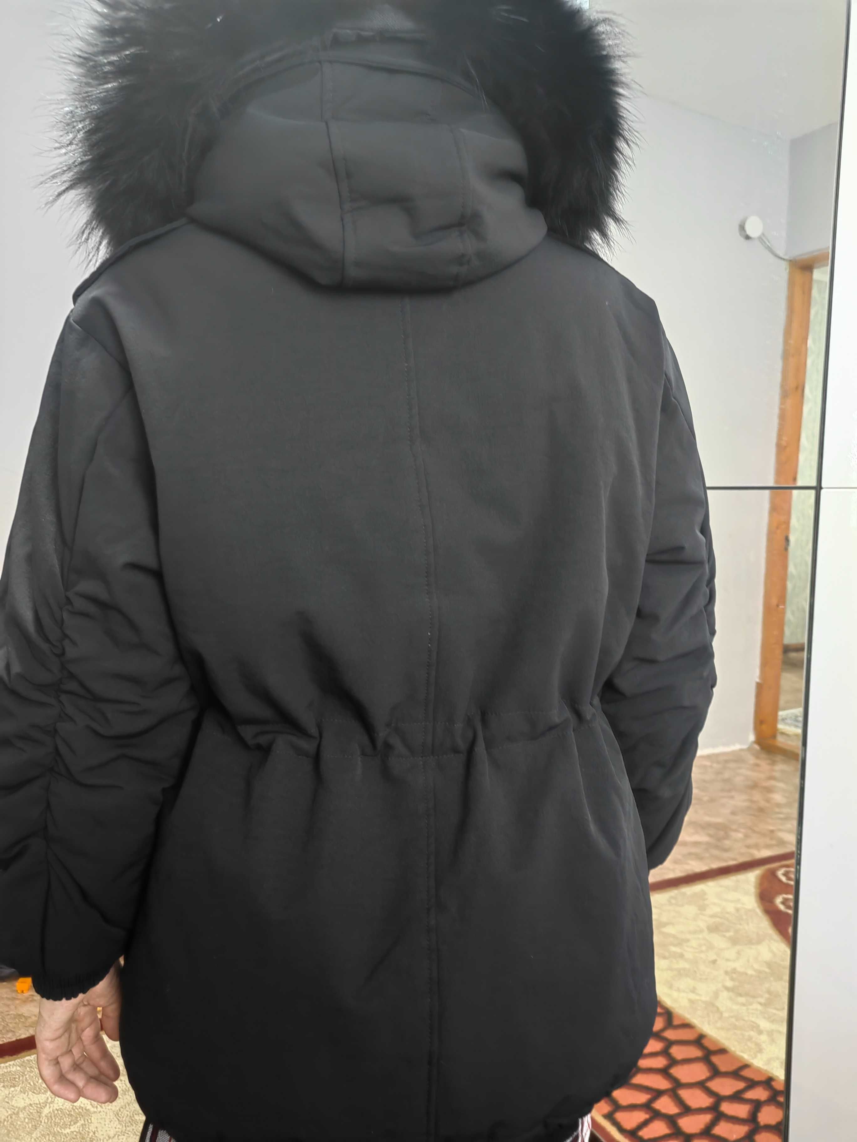 Продам зимнюю куртку за 5000