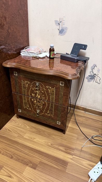 Продается красивый спальный гарнитур