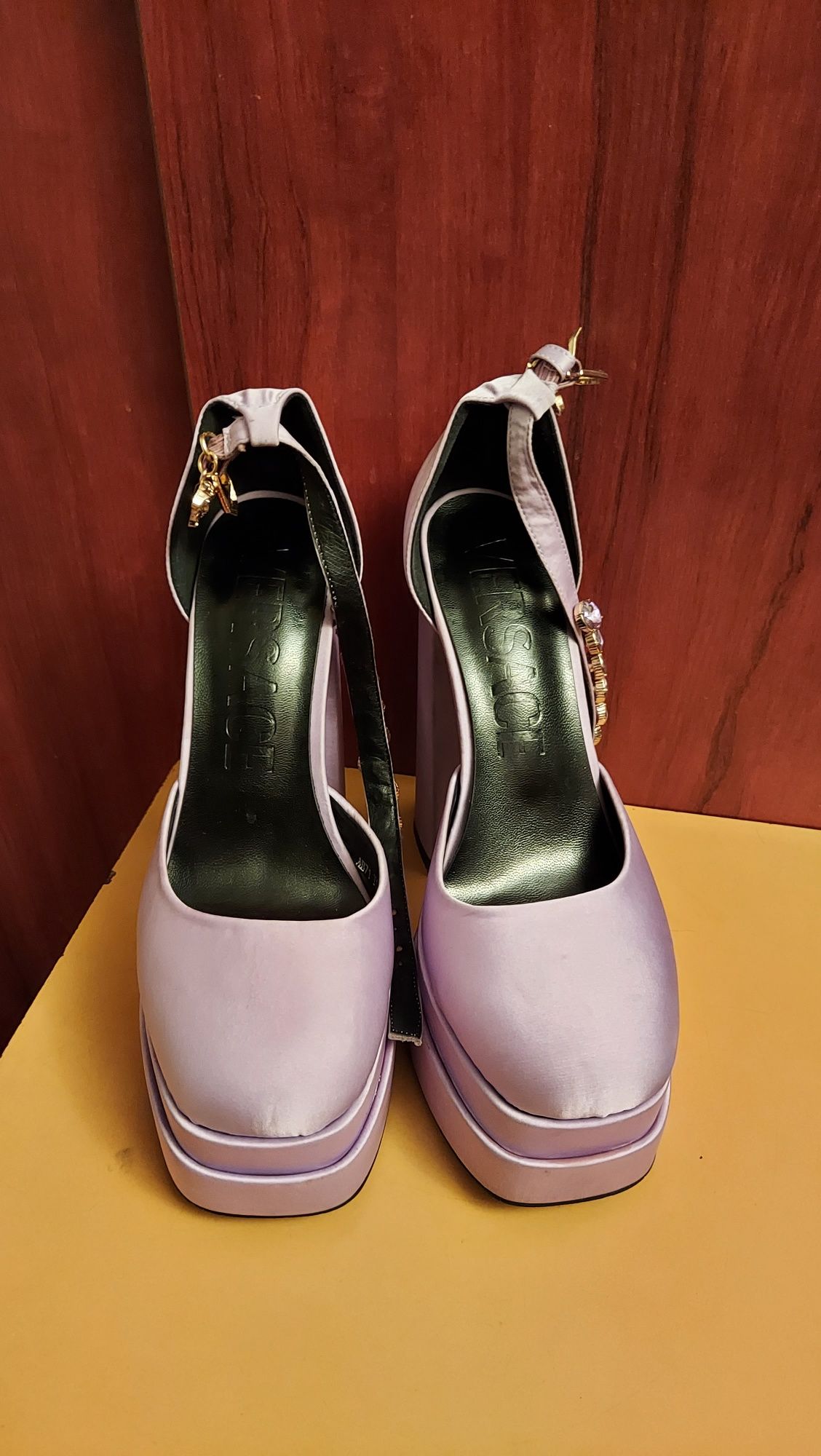 Туфли женские с высоким каблуком 36 размер