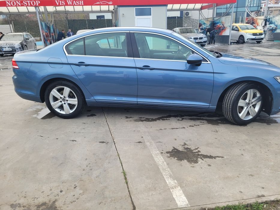 Vind Passat b8 an fabricație 2015 euro 6 pret 9300 euro