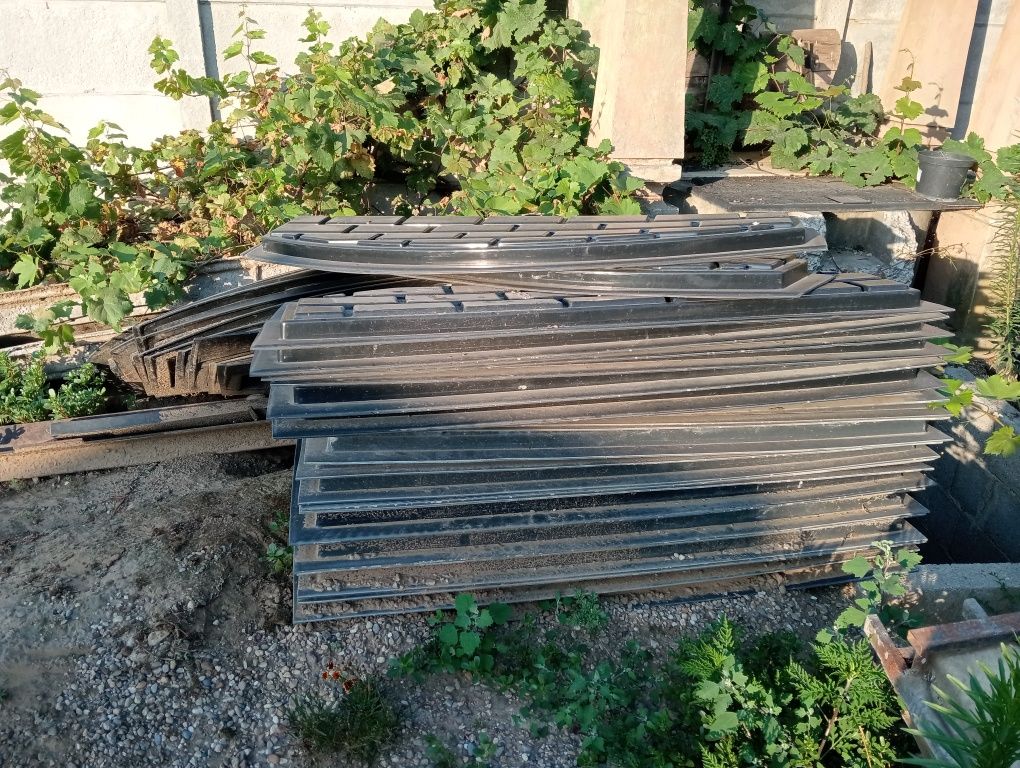 Vând matrite gard abs