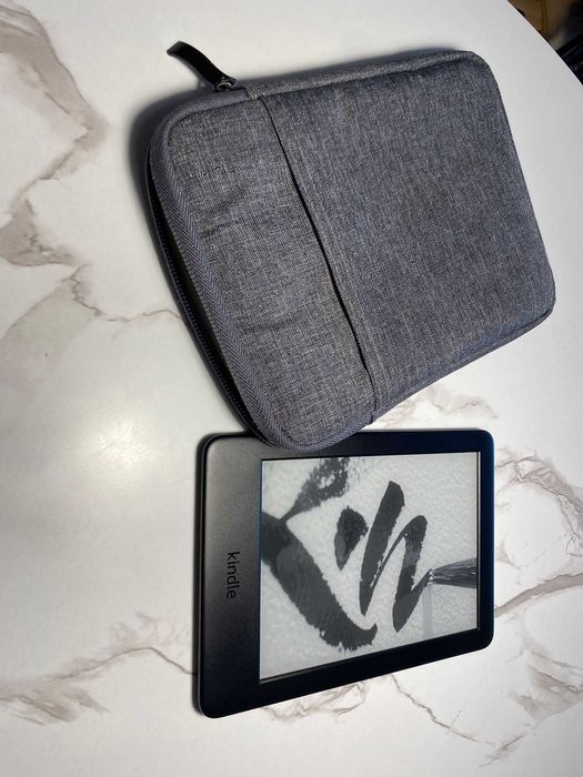 eBook reader Kindle 2019, WiFi, 8 GB, 167 ppi, Negru, Husa din catifea